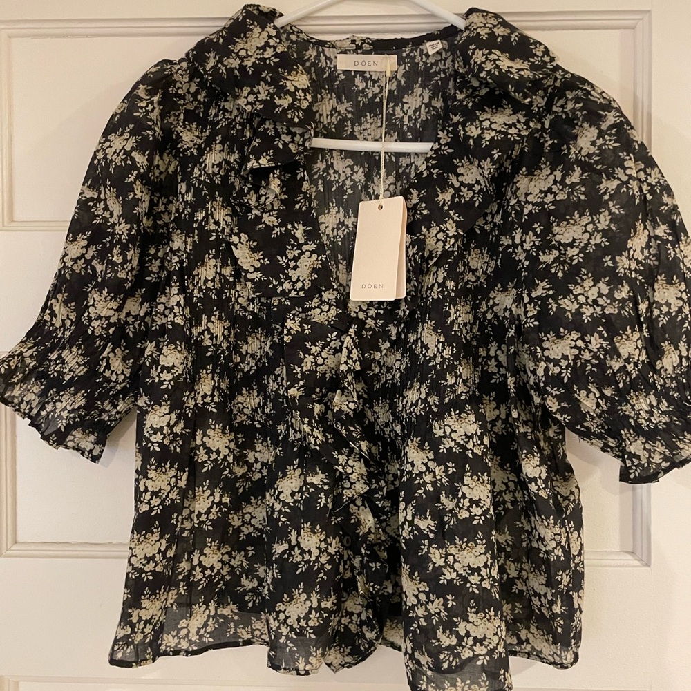 Doen Henri Top, Noir Rosier Floral